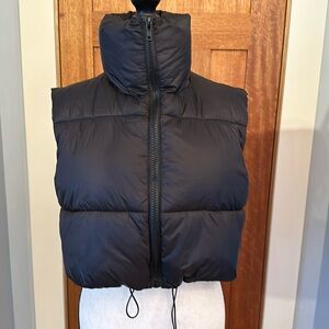 Cropped poly fill vest, size M